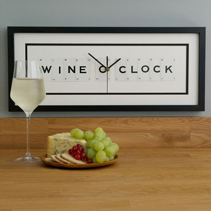 Cool present till vinälskare, väggklocka Vin o'clock,, Weißwein und kulinarische Köstlichkeiten