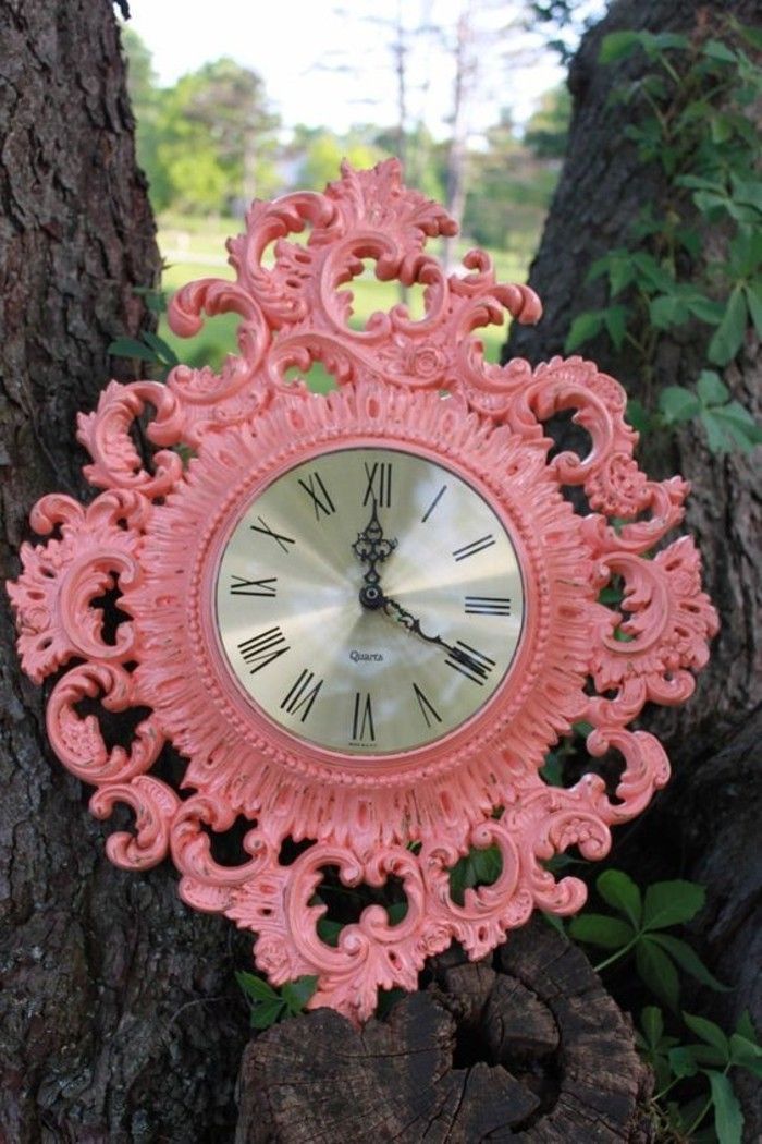 wandklokken modern-Silver-dial-pink-kleur vintage houtsnijwerk