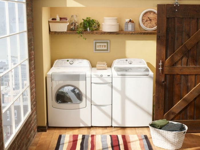 skalbimo nustatytas baltos spalvos plovimo mašinos