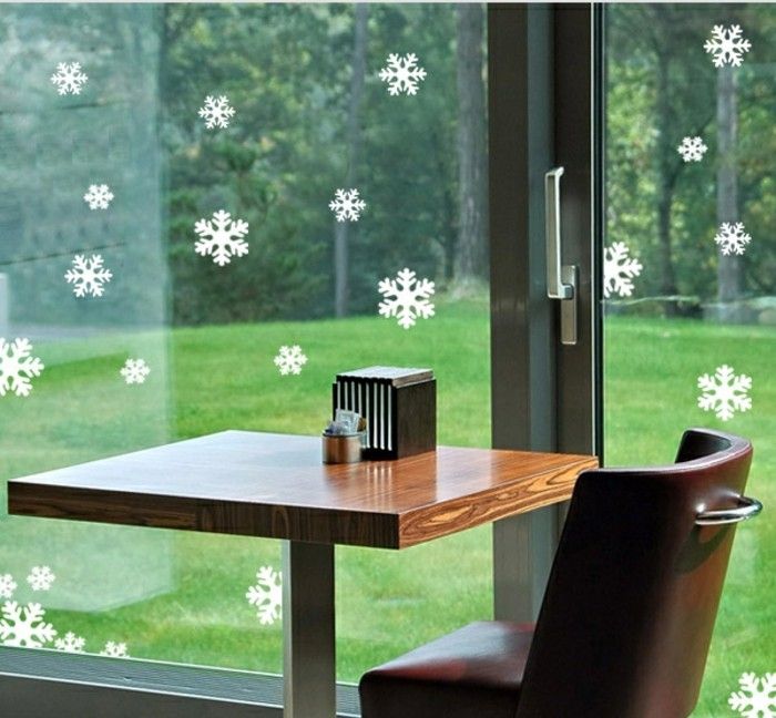 Jul-Fensterdeko-kreativa små snöflingor limmad