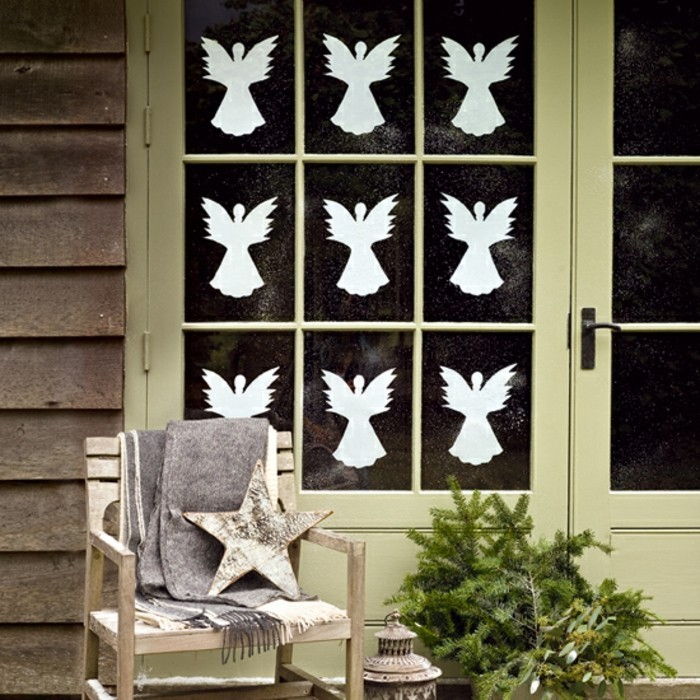 Jul-fönsterdekoration-Unique-design-med-vit-vingar