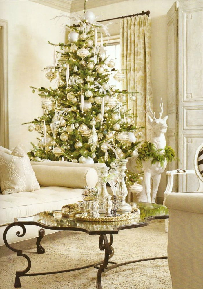 julgran-dekorera-klassisk och lyxiga