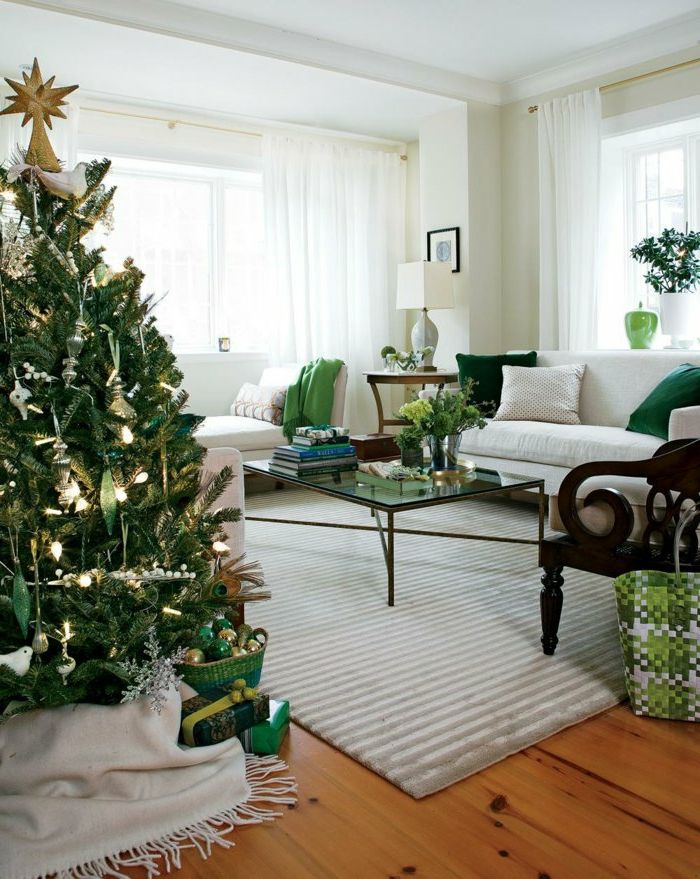 julgran-dekorera-vit-gröna och aktern