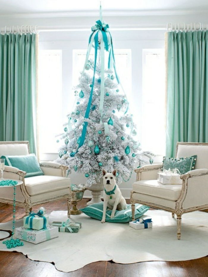julgran-dekorera och vit gran och blå-deco