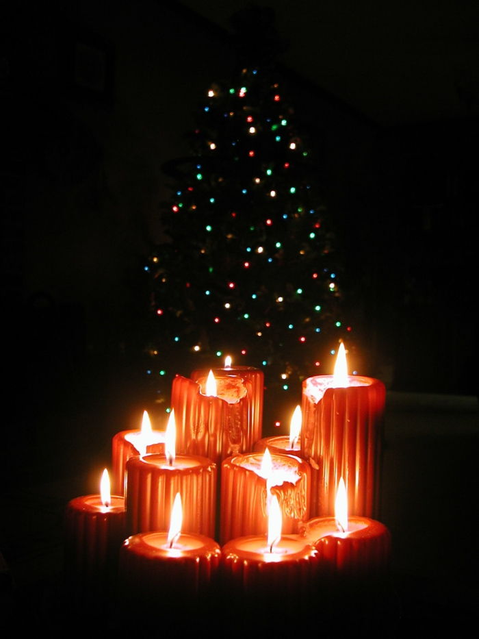 weihnachtsdeko jelka rdeče sveče