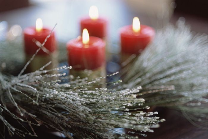 weihnachtsdeko namizni okras zelene rdeče sveče
