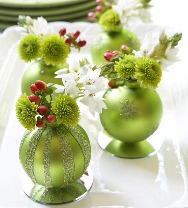 Weihnachtsdeko-ideas-green-balls