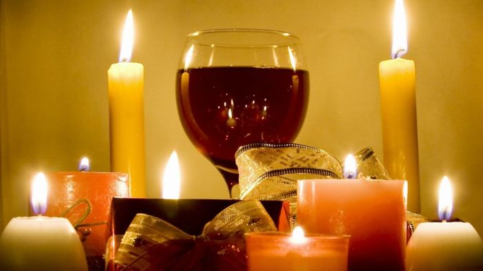 ideje Božični okraski lepa namizni okras vin steklene sveče trakovi