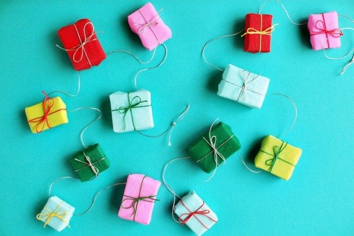 Natal-ofício-idéias-super-pequenos presentes coloridos