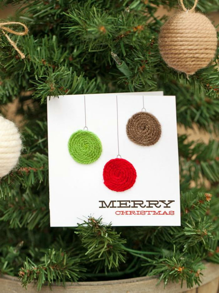Kul ide for DIY julekort, juletre baller laget av garn, imitere raskt og enkelt