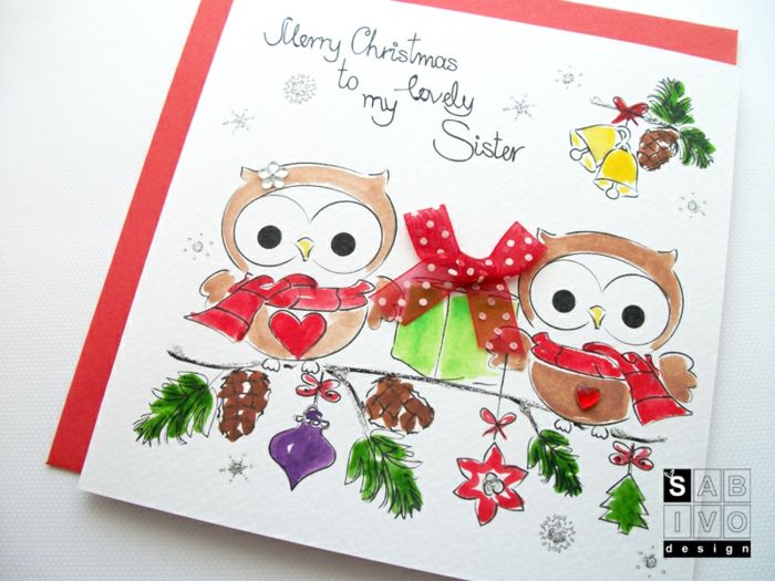 Roztomilá vianočná karta s dvoma ufus, zdobená korálkami a ozdobnou stuhou, pohľadnice pre sestru