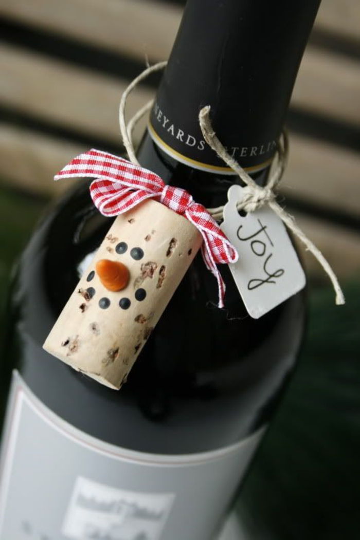 dekorera vinflaska, kork snögubbe, julklapp, gör dig själv