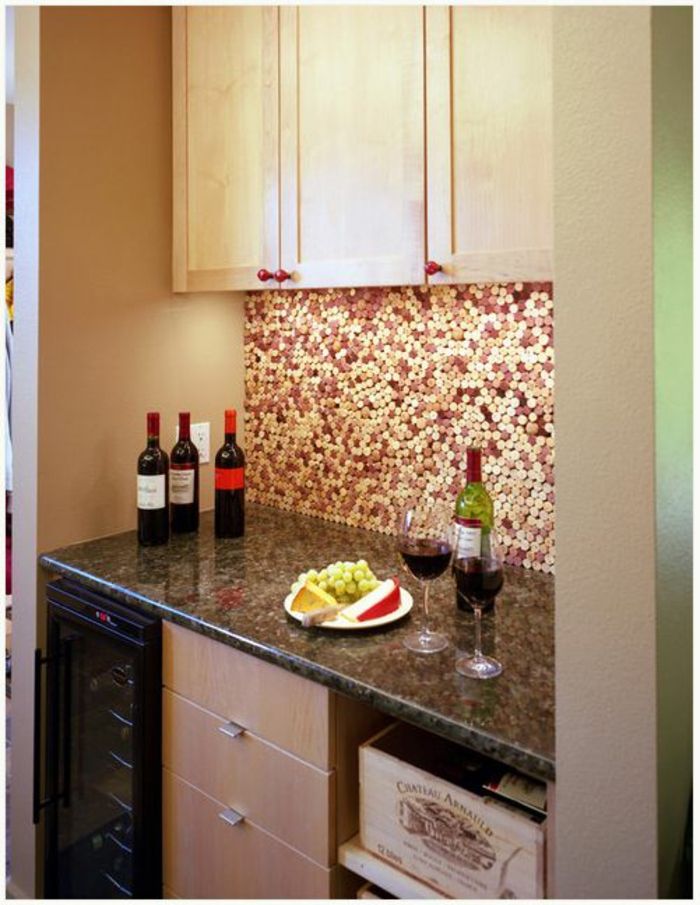 mutfak duvarını kendin yap, mutfak, şarap, şarap şişeleri, şarap bardakları, fırın