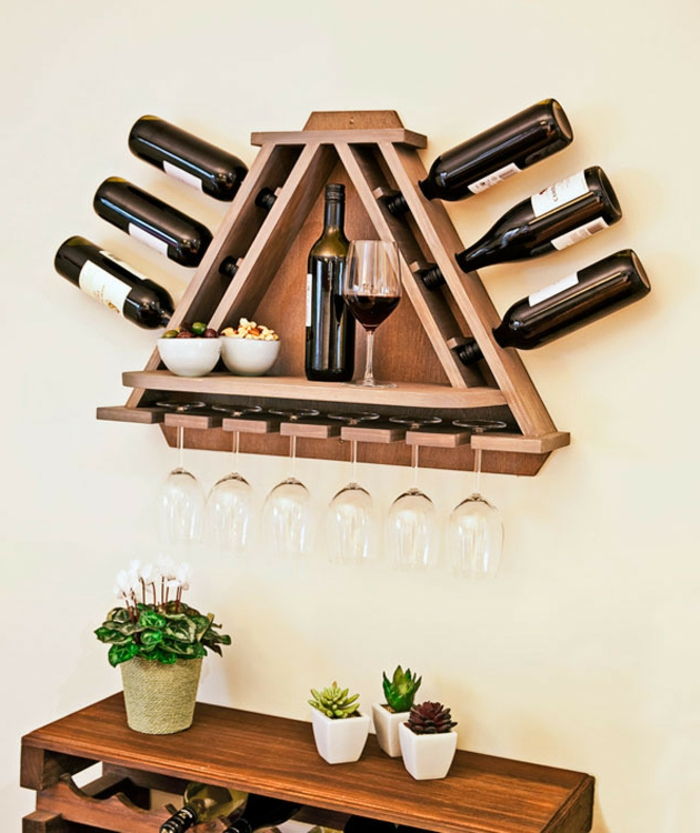 wijnrek zelf bouwen mooi en creatief idee wijnflessen wijnglas groene planten in potten
