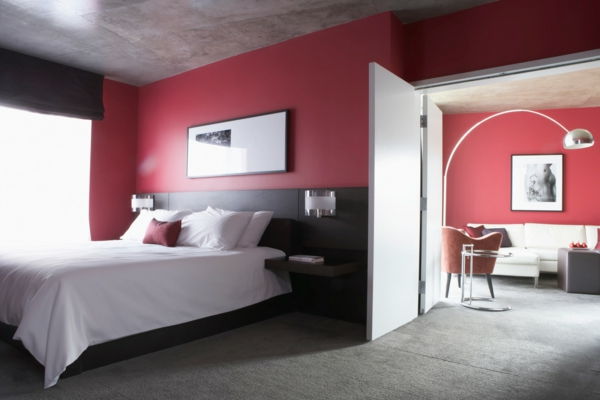 white-bielizeň-tmavo-červeno-stena-in-spálne modernom dizajne