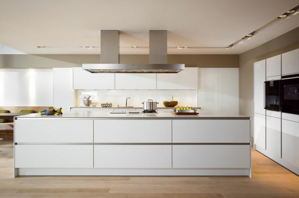 beyaz mutfak-modern tasarım-büyük bir pişirme adası