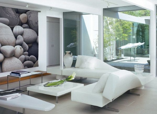 Balta baltos spalvos svetainės sofa su ekstravagantiška forma