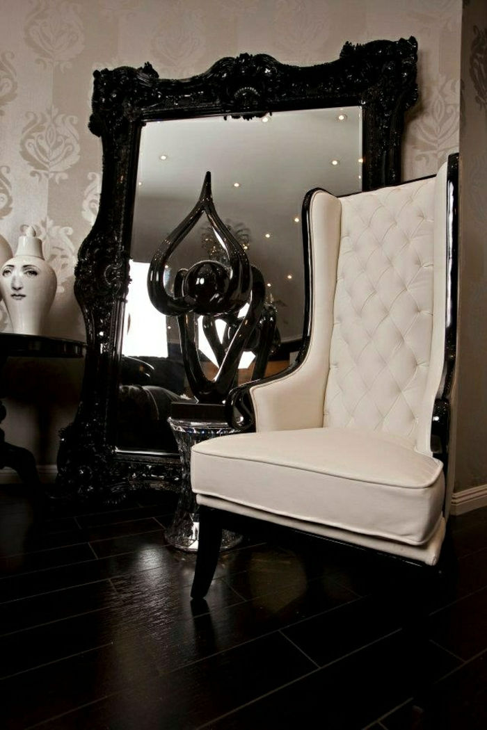 Balta-kėdė baroko stiliaus didelis veidrodis juodas rėmas siųsti-prabangus