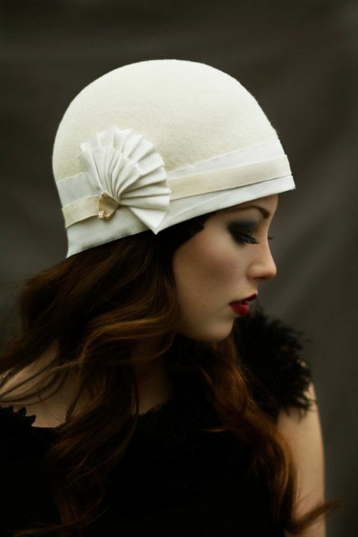 White-hat-interessante-design-by-dress-20s mode