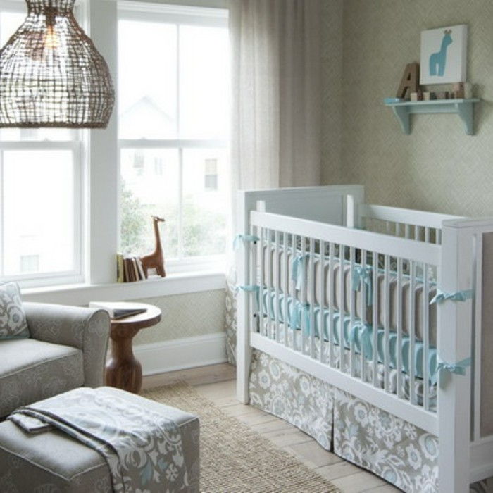 belo-posteljica-v-majhnem čudovito-babyroom