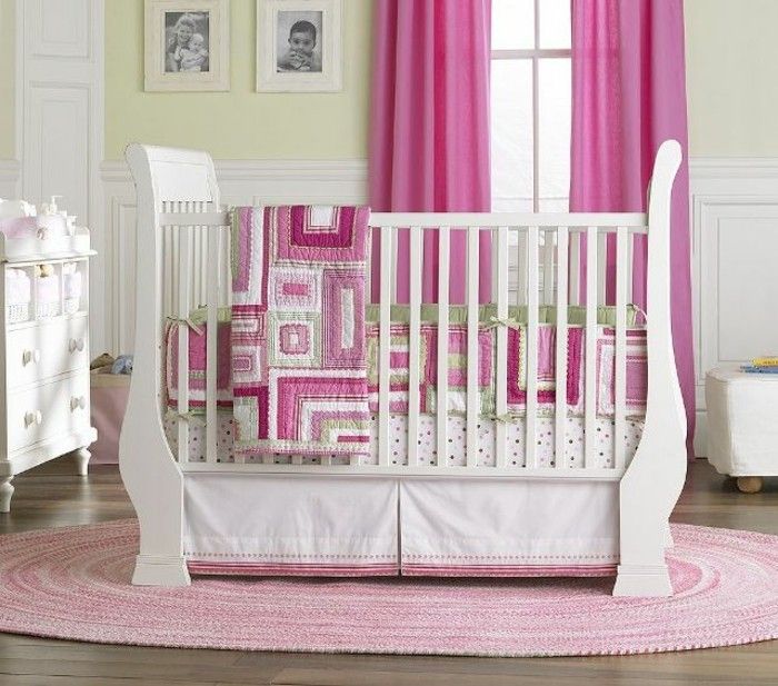 Belo-model baby-posteljica-za-dekle-roza-zavese zadaj