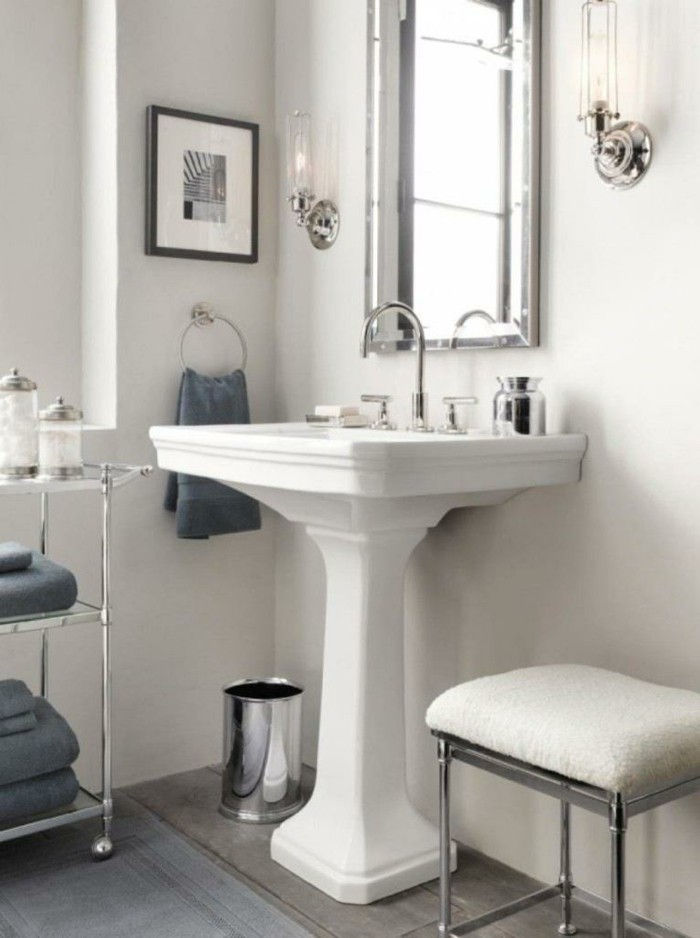 white-drez-in-small-kúpeľne Elegantné zrkadlovo