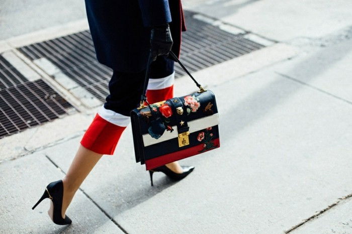 Vilken-skor till röd klänning Gucci modeller klackar skor-red-rutig-intressant-len
