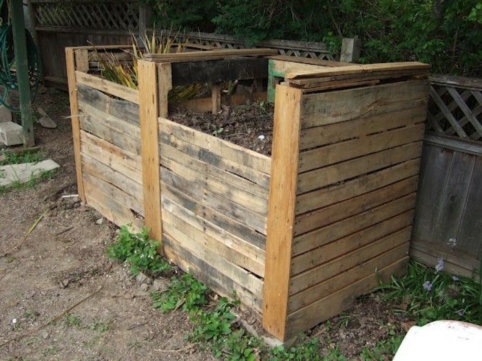 twee composters gemaakt van hout - een geweldig idee voor het thema tuinontwerp, wat ze echt zouden willen