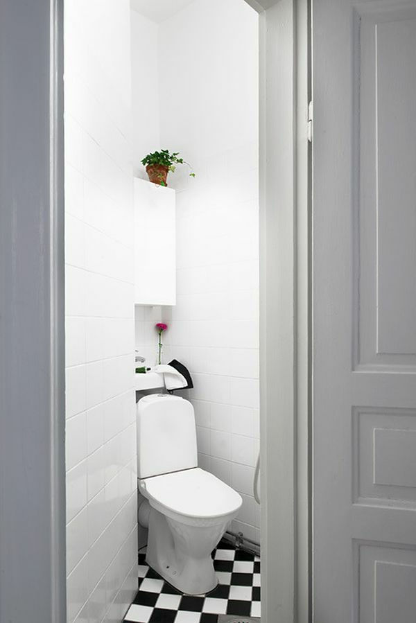 tualeto nuotrauka - baltas vieno kambario butas