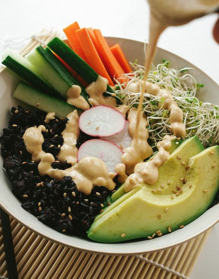 morkos juoda ryžiai mitybos faktai salotos ryžiai Avokado ropių marinatai sojų sėklos garstyčių-medaus padažas pour