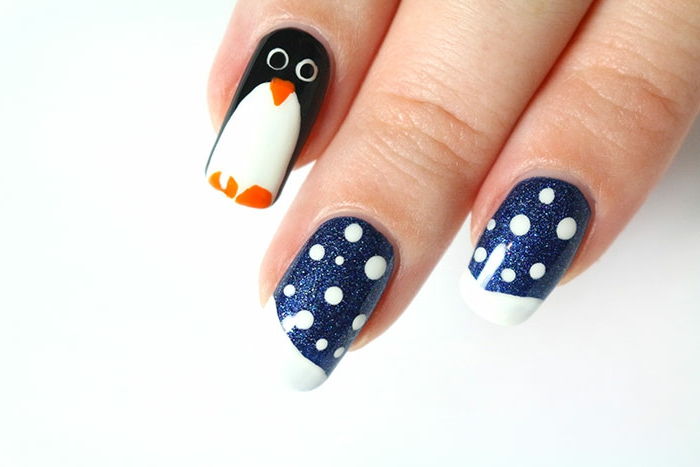 Vinterns naglar med pingvin och små snöflingor, lätt att göra, detaljerade instruktioner