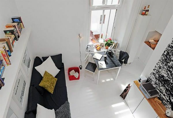 Namai - mažas butas - mažas - modernus kambarys - baltos spalvos - nuotrauka paimta iš viršaus