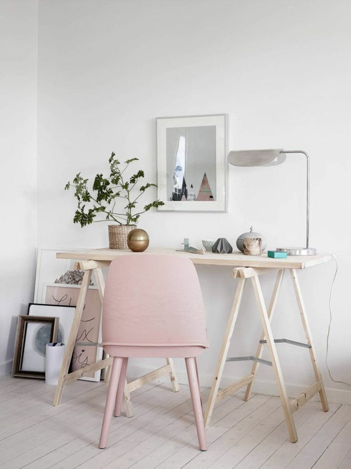 flat enhets-ideer-for-office-enkelt-tre skrivebord-rosa stol