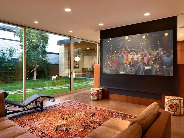 tv panel perský koberec dom so záhradou celú stenu ako tv tvar mediálny projektor tv
