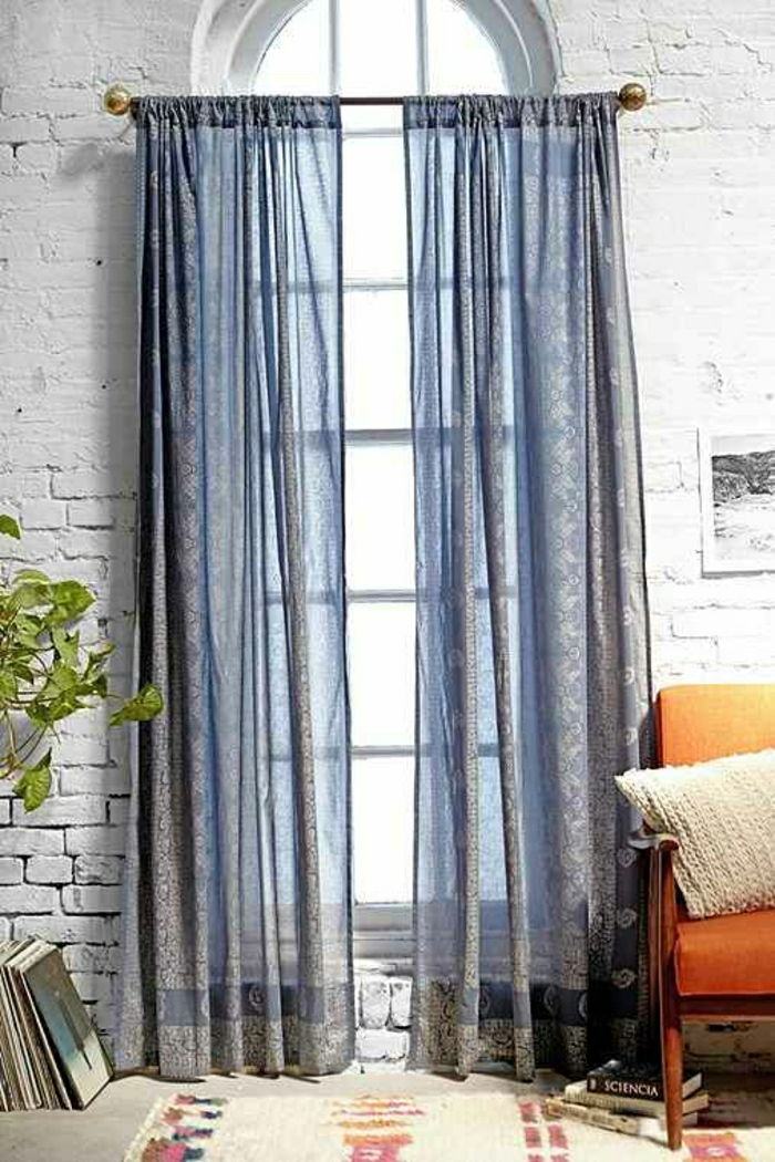 elegantne dolge zavese v modri barvi z zanimivim vzorcem, pol prozorne