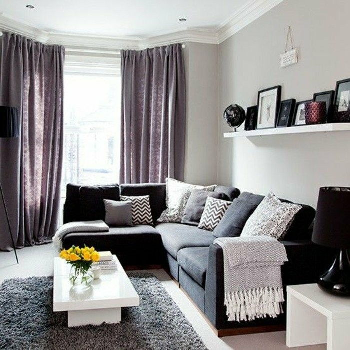 obývacia izba-návrhu v orientovanej-s-fialovo-závesy