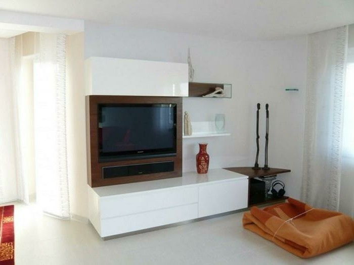 living-renova-interesant-rezidential-perete alb-color-mare-TV