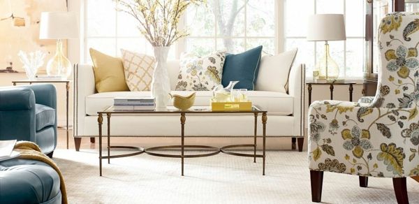 stue møbler eksempel-moderne-dekorere blomster og kaste puter