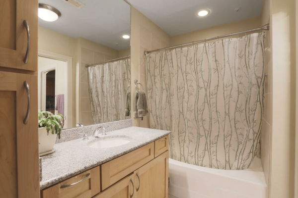 disegno meraviglioso soffitto luci-moderno-Bathroom-
