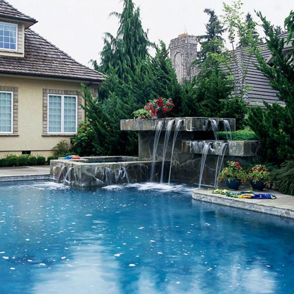 vackert verkande-pool-by-the-garden