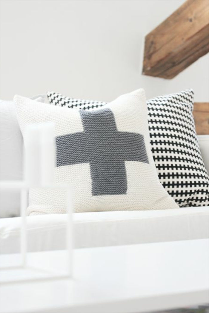 vakre modeller Pillow strikke, hvit og grå Cross Dekor svart-hvitt mønster