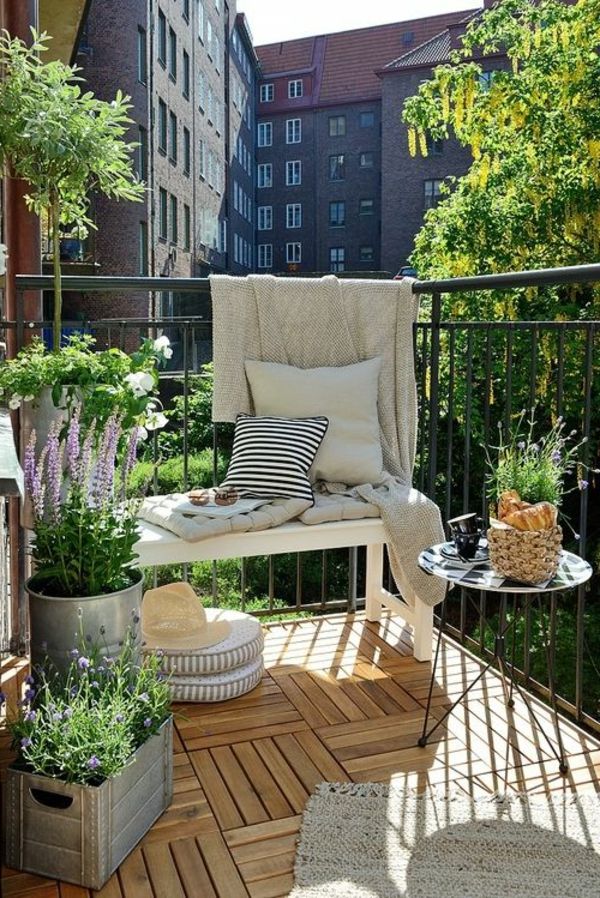 vacker balkong-möbler-balkong-försköna-balkong-deco-idéer-balkong-design - golv-balkong-golv trä