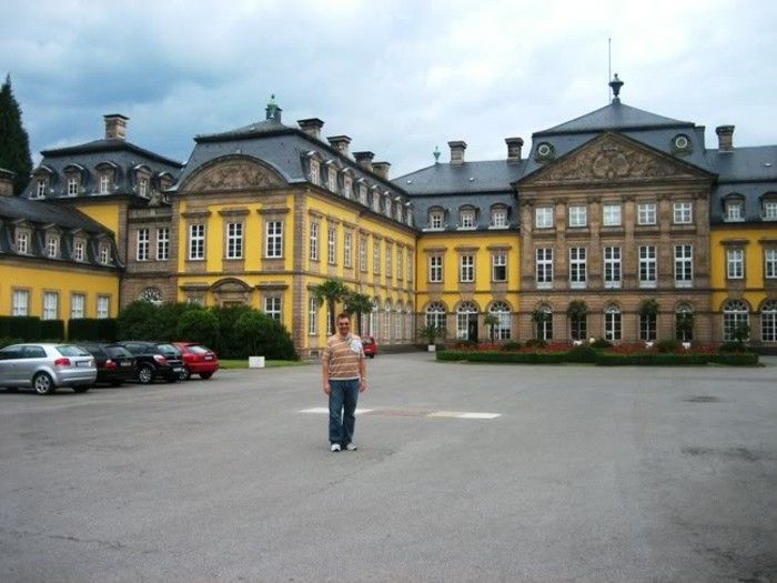 frumos-baroc epoca-arhitectura-Residenzschloss-Arolsen-Germania