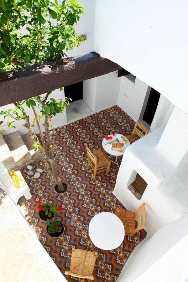 frumos-colorat-dale-on-the-terasa-einrichtungsideen_terrasse-exterior-design