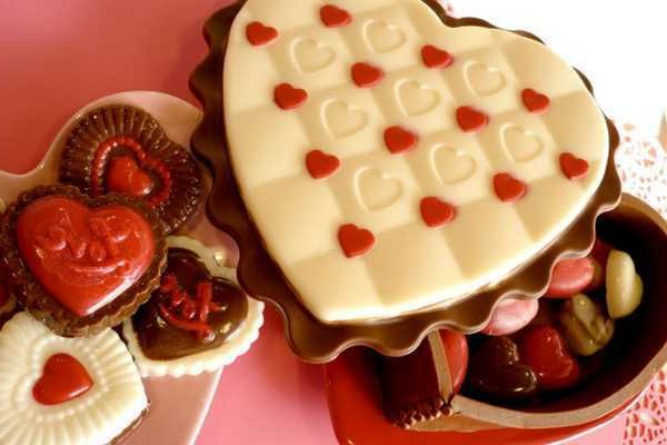 za-Valentinovo-sladkarije-v-obliki-a-srce-si-da lepo-ideas-