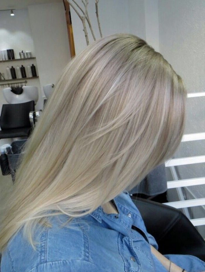 frumos-modern-rece de culoarea părului-iad-blond-culoare