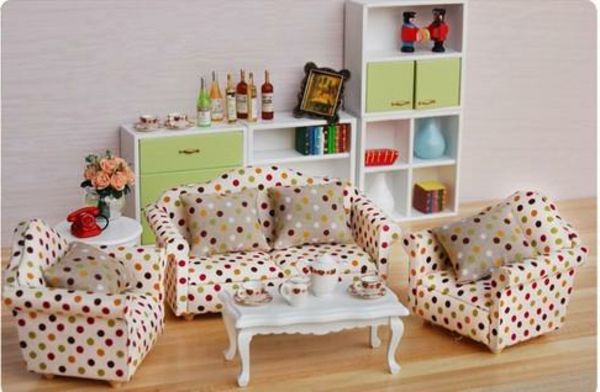 vackra dockhus möbler-soffa-and-bo bord