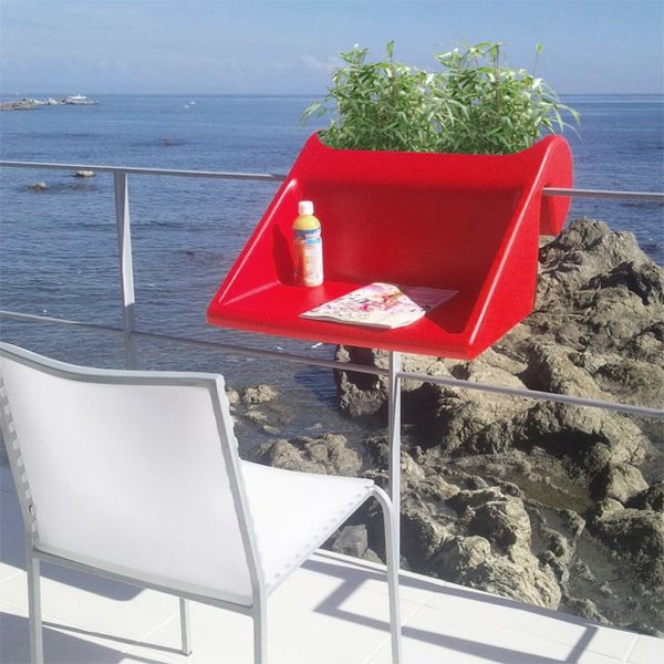 lepo, moderno usmerjene-miza-za-balkona-super-design-model v-rdeče barve
