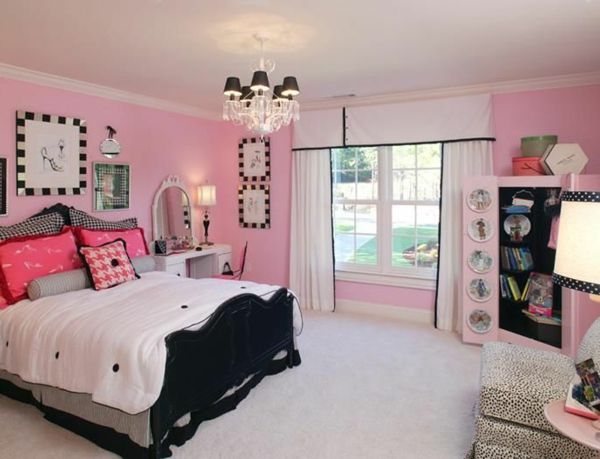 Krásna-spálňa-in-ružovej farbe