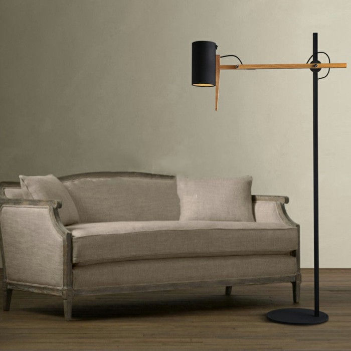 vacker design-original-stående lampa-by-a-soffa
